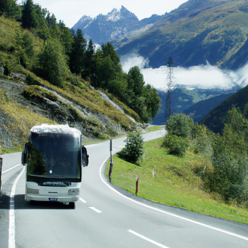 autocar traversant majestueusement les m 1024x1024 10587278 Jacob Autocar Tourisme Gap Hautes Alpes 05 - Transport Location Autocar | Autocar Jacob Gap - Tourisme en Autobus