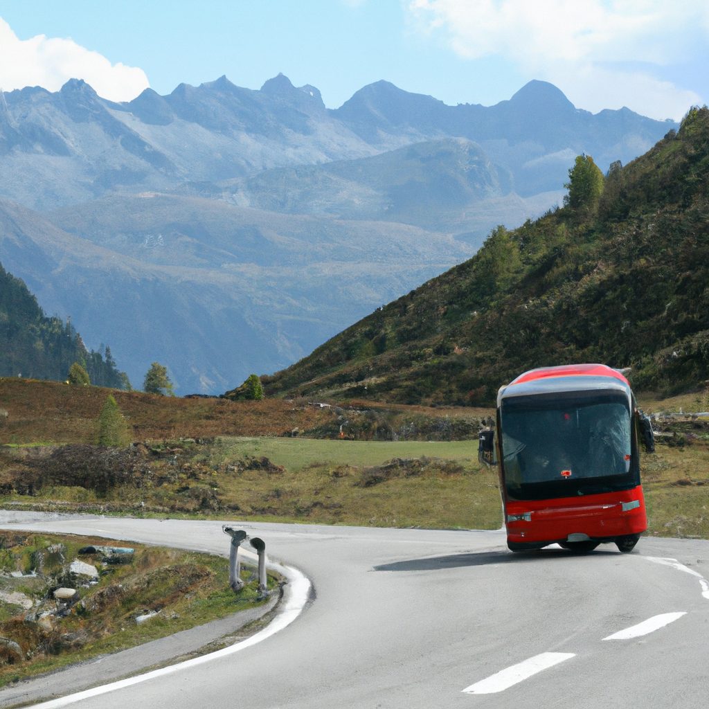 autocar traversant montagnes haut alpine 1024x1024 88065285 Jacob Autocar Tourisme Gap Hautes Alpes 05 - Transport Location Autocar | Autocar Jacob Gap - Tourisme en Autobus